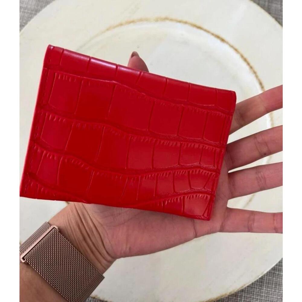red wallet - Picture 3 of 3